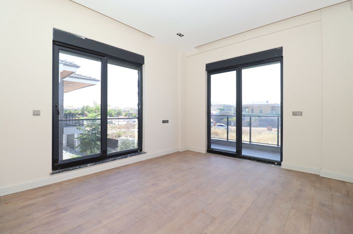 Image No.16-4 Bed House/Villa for sale