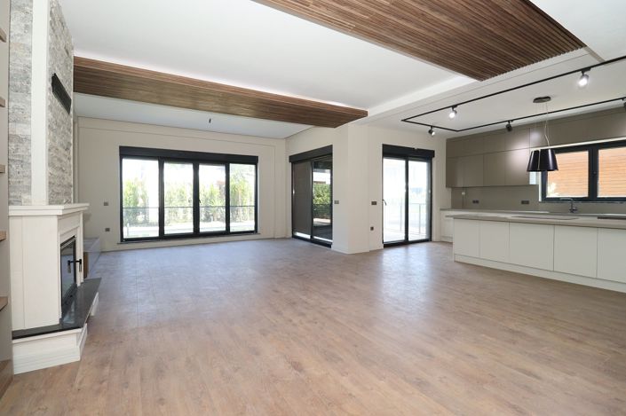 Image No.9-4 Bed House/Villa for sale