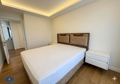 Interior 6