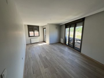 Interior 8