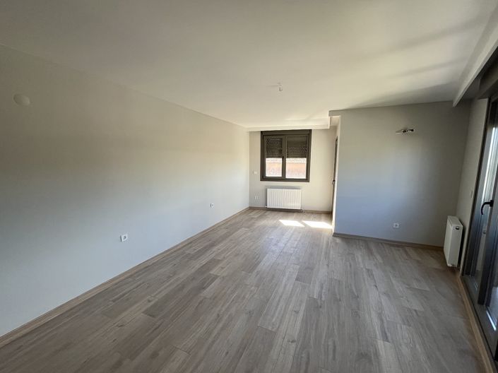 Image No.17-1 Bed Apartment for sale
