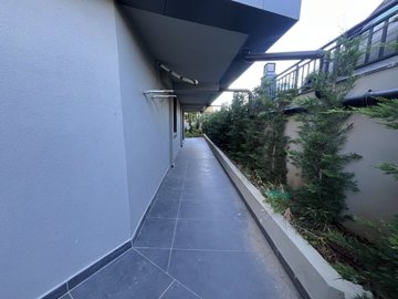 Exterior 4