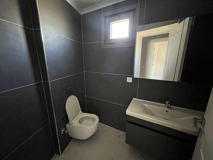 Image No.23-3 Bed Apartment for sale