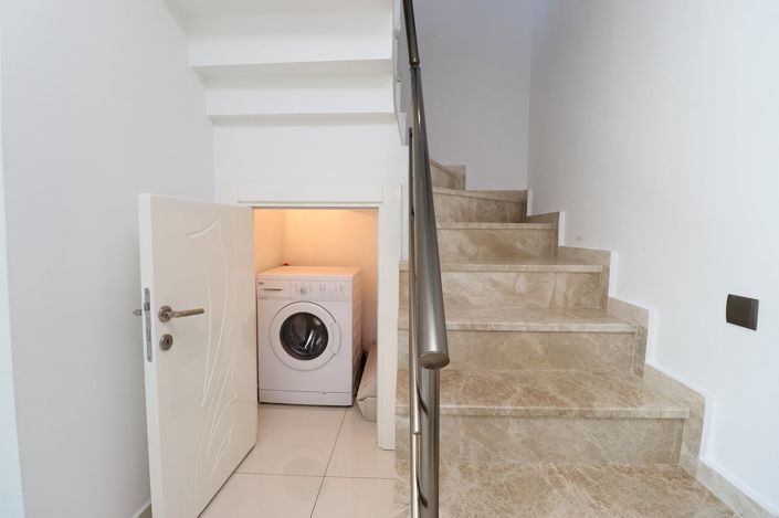 Image No.12-3 Bed Apartment for sale
