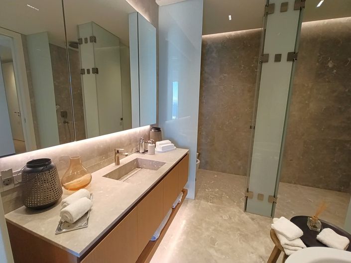Image No.27-5 Bed Apartment for sale