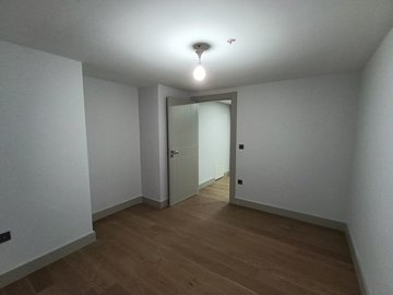 Interior 7