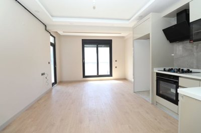 Interior 6