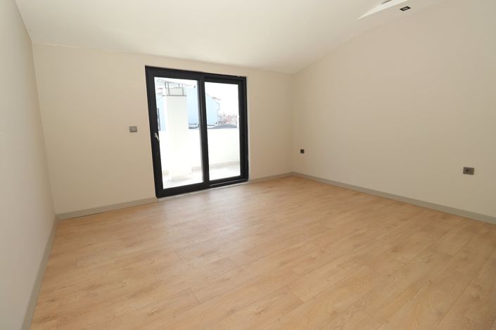 Image No.17-2 Bed Apartment for sale