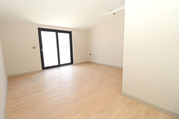 Image No.19-2 Bed Apartment for sale