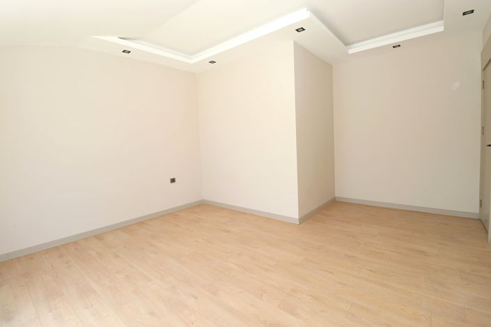 Image No.20-2 Bed Apartment for sale