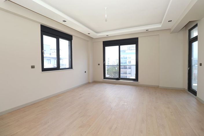 Image No.8-2 Bed Apartment for sale