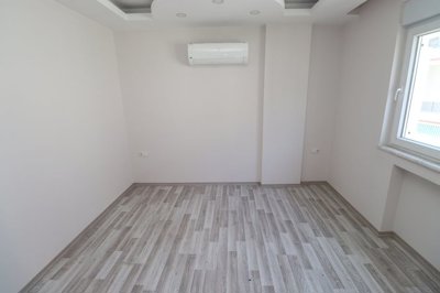 Interior 5