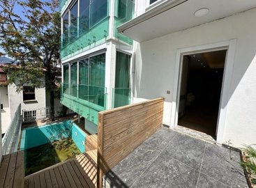 Exterior 8