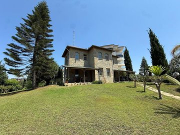Exterior 3