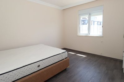 Interior 9