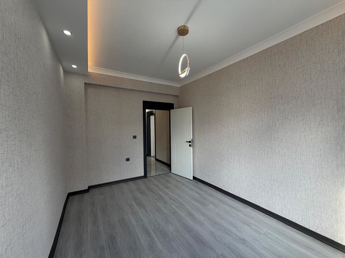 Image No.10-3 Bed Apartment for sale