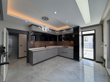 Interior 5