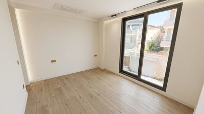Interior 2