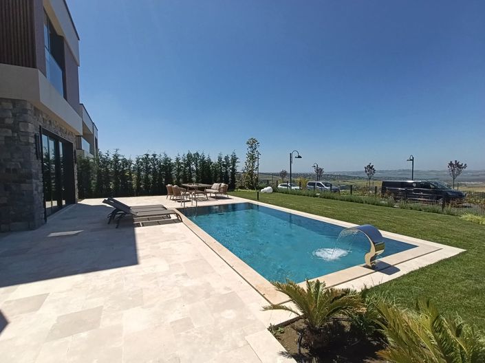 Image No.2-Maison / Villa de 6 chambres à vendre à Büyükçekmece