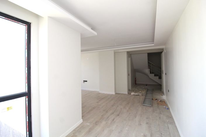 Image No.24-3 Bed Apartment for sale