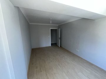 Interior 8
