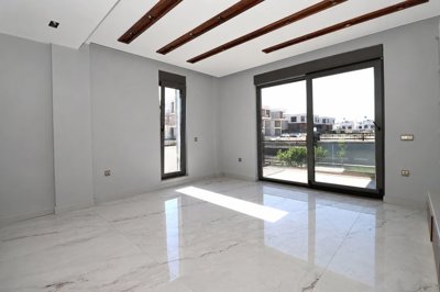Interior 3