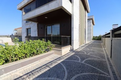 Exterior 4