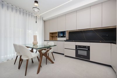 Interior 7