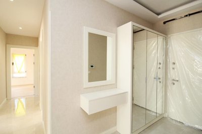 Interior 6