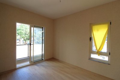Interior 8