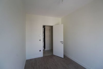 Interior 6