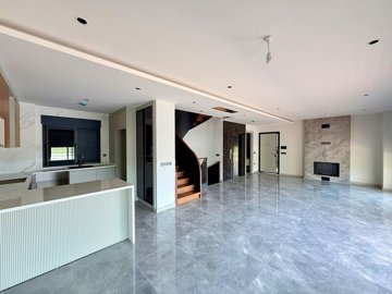 Interior 3