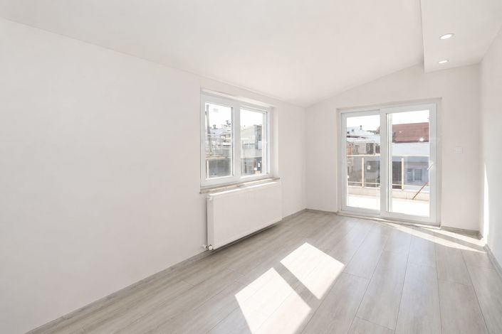 Image No.19-4 Bed Apartment for sale