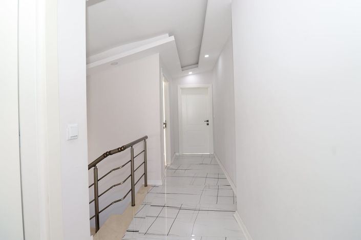 Image No.23-4 Bed Apartment for sale