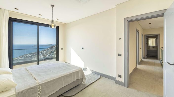 Image No.13-4 Bed House/Villa for sale