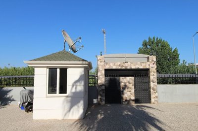 Exterior 8