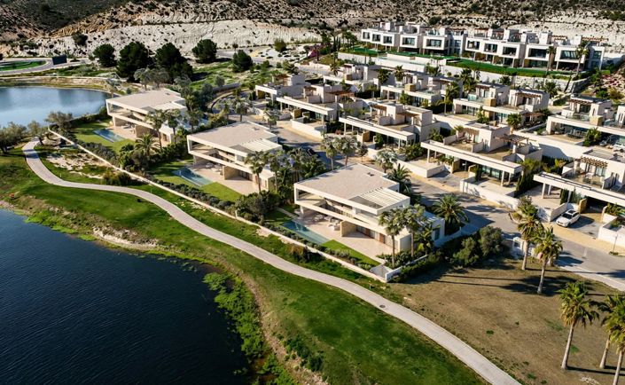 Image No.3-4 Bed House/Villa for sale