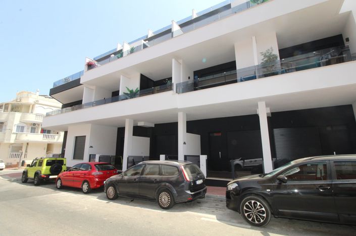 Image No.2-Appartement de 2 chambres à vendre à Torrevieja
