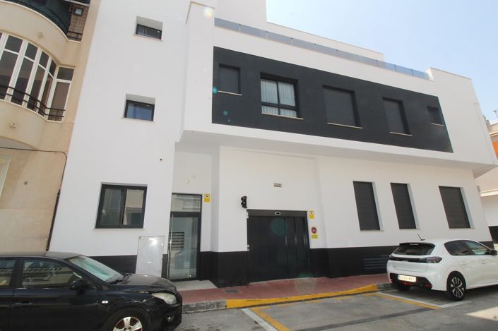 Image No.4-Appartement de 2 chambres à vendre à Torrevieja