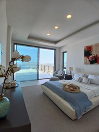 Interior 5