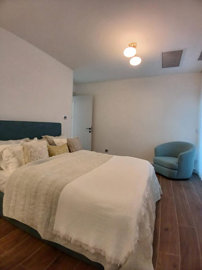 Interior 6