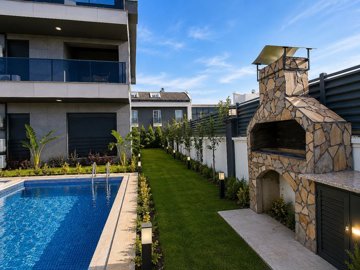 Exterior 5