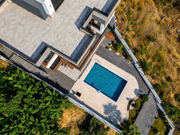 Exterior 4