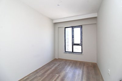 Interior 8