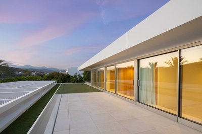 Exterior 12