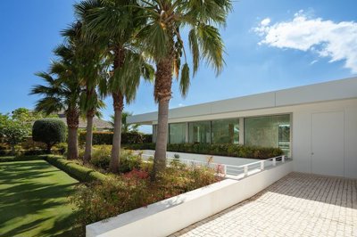 Exterior 13