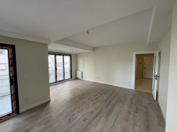 Interior 4