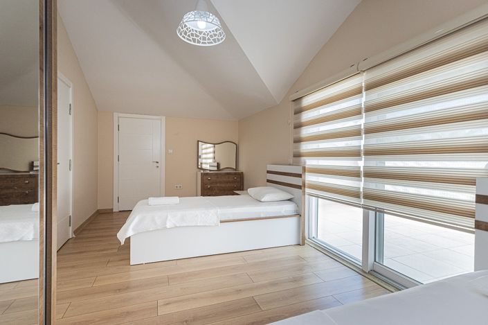 Image No.24-4 Bed Apartment for sale
