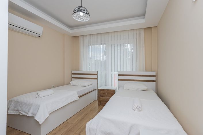 Image No.33-4 Bed Apartment for sale