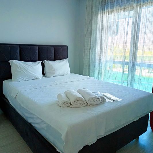 Image No.19-25 Bed Commercial for sale